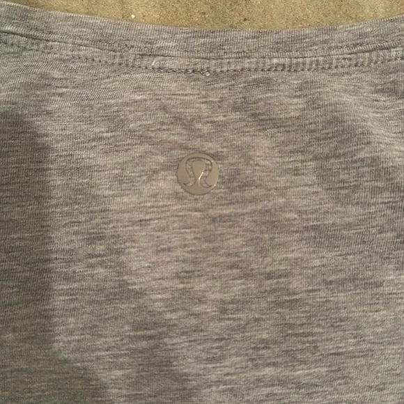 lululemon Gray Women's active top - Picture 3 of 3